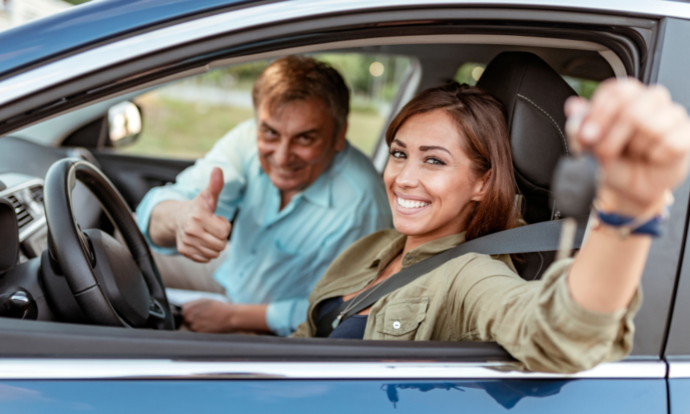 Alt-text- professional American driving lessons training