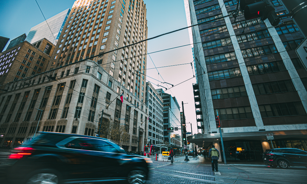 Alt-text- adult driving lessons, building confidence behind the wheel